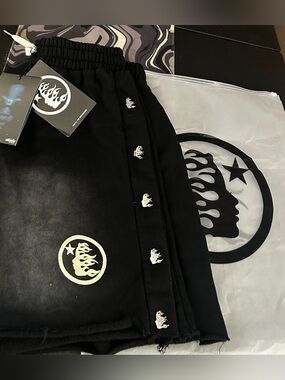 Hell Star Snap Shorts ‘Black’
